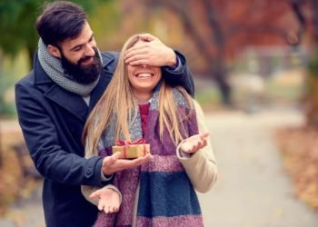 Wedding Anniversary Gifts for Wife